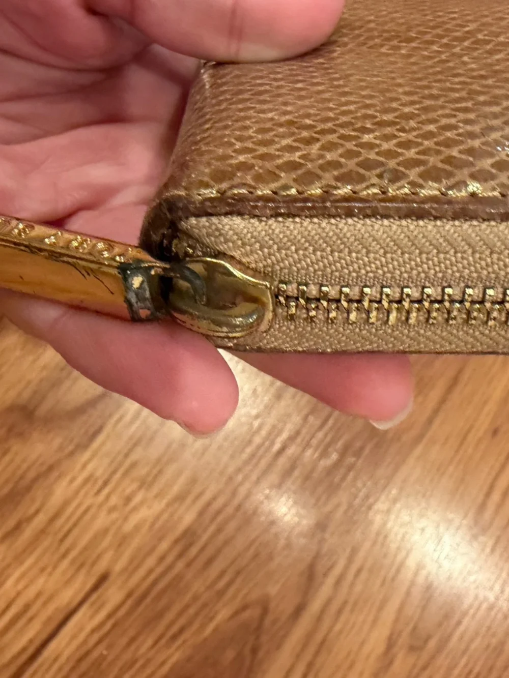 Tory Burch zip around wallet - champagne alligator print